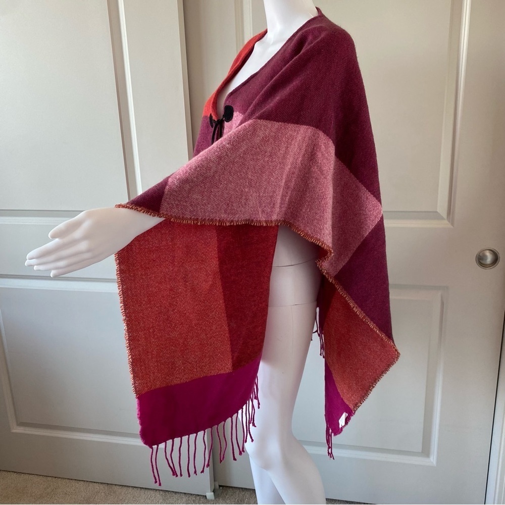 Echo Graphic Ruana, One Size - Picture 4 of 6
